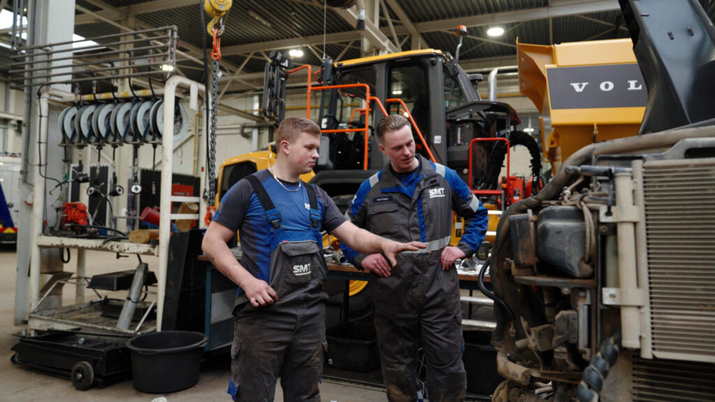 Werken-bij-SMT-vacatures-techniek-grondverzet-bouwmachines-graafmachines-bedrijfsschool BBL Leerling monteur